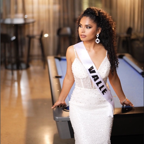 Mac Duggal White Sequin Gown - Picture 10 of 11